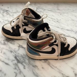 Nike Air Jordan Mid 1 Heat Reactive